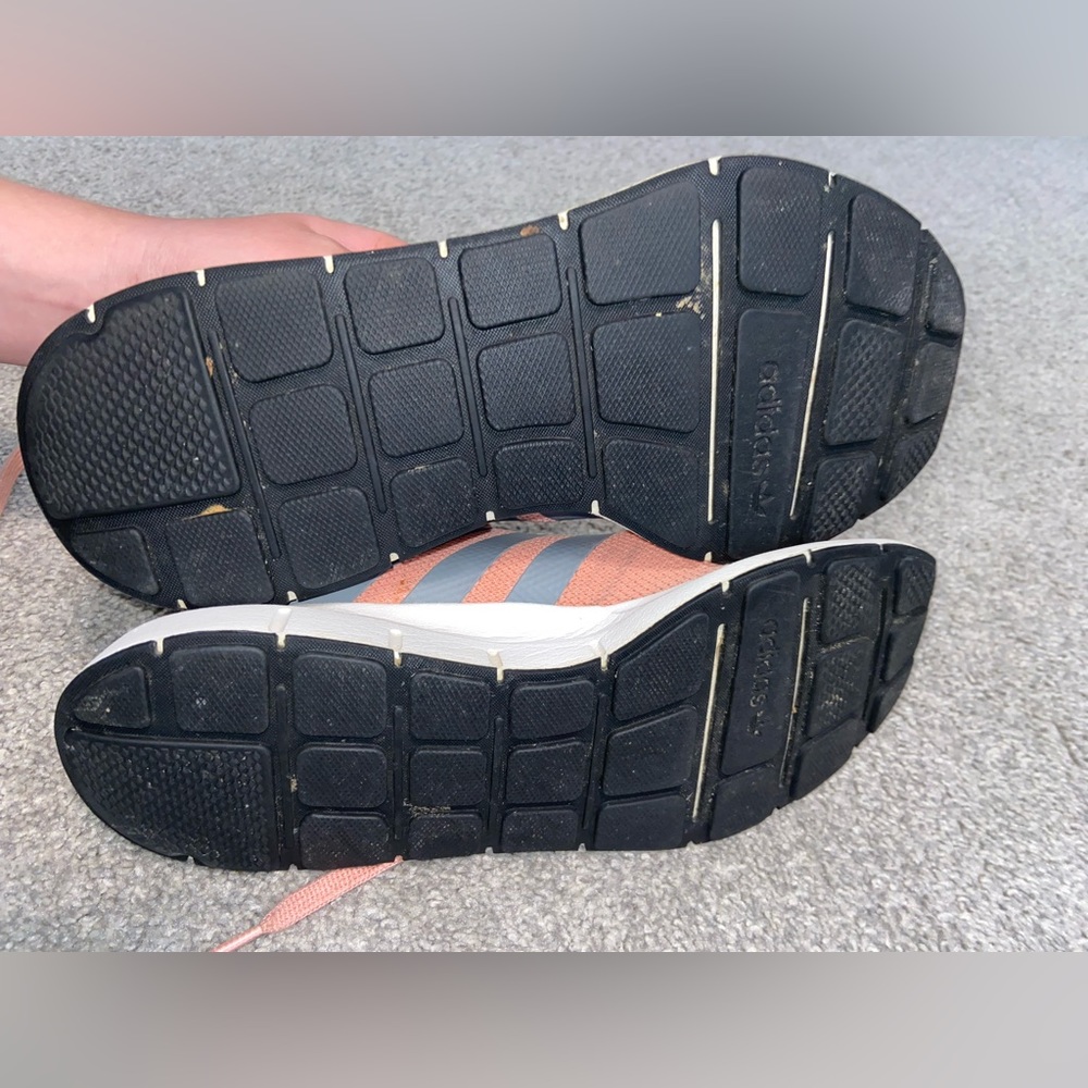 adidas swift run trace pink & grey shoes